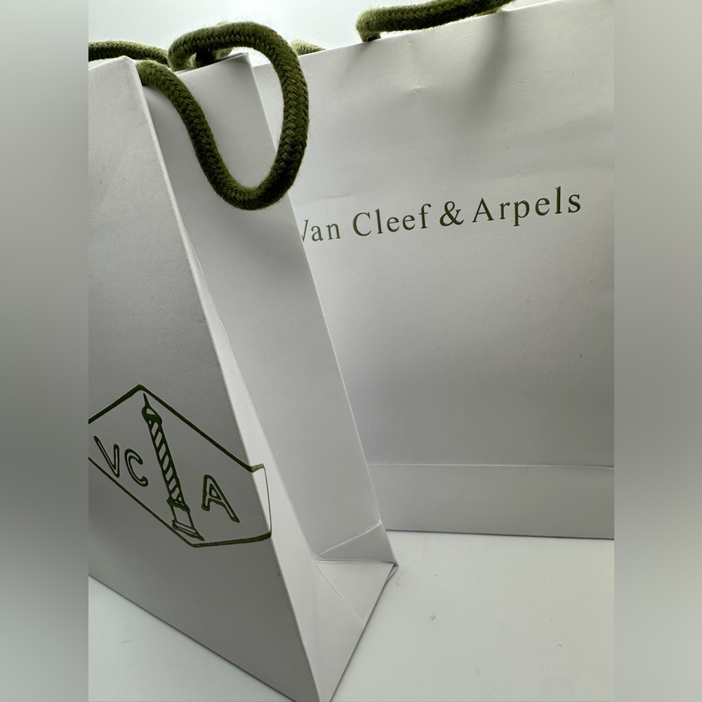 Van Cleef & Arpels gift bag